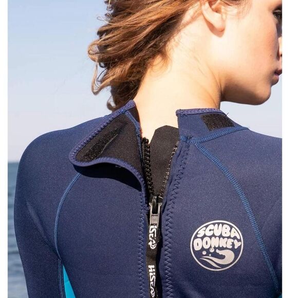 NWT 1.5 mm Neoprene Women’s Blue and Navy Shorty Wetsuit size Small - Picture 3 of 8